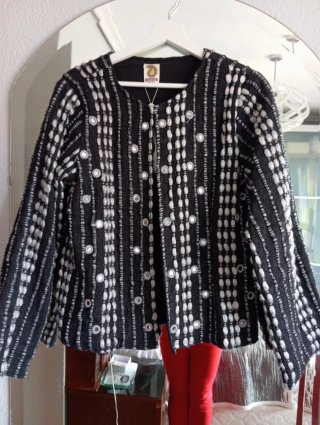 Chaqueta Sumitra Negra y Blanca