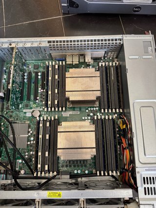 Servidor Xeon E5 12 Núcleos 96GB RAM ECC