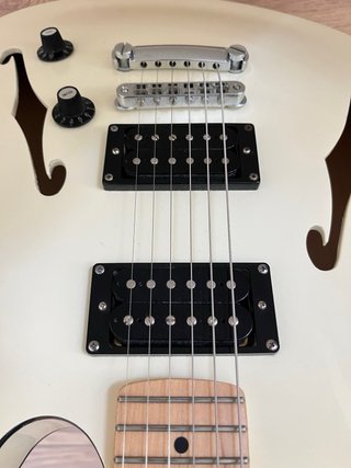 Guitarra Eléctrica Squier Starcaster Blanca
