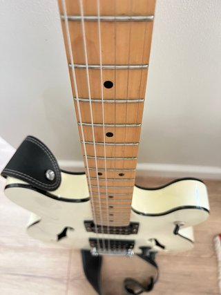 Guitarra Eléctrica Squier Starcaster Blanca