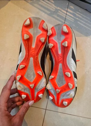 Chuteira Adidas Predator 34