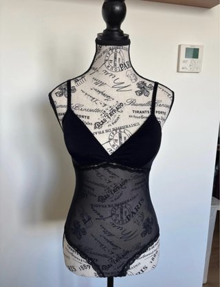 Body de encaje negro