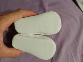Zapatitos de bebé blancos