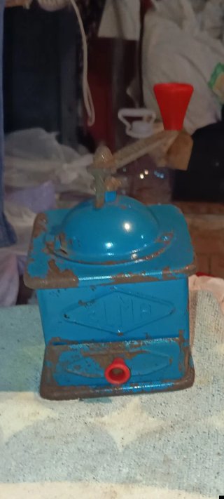 Molinillo de café vintage azul