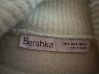 Jersey Bershka cuello alto verde talla única