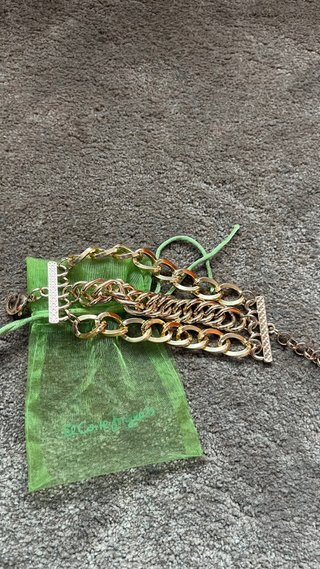 Pulsera dorada eslabones con cierre
