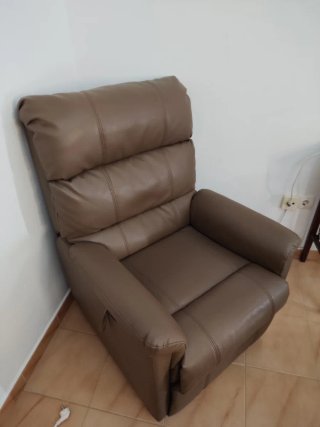 Sillón reclinable marrón
