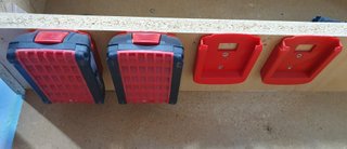 BOSCH 18V --4 Soportes para baterias