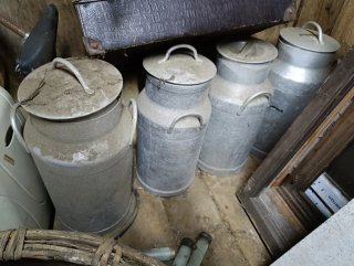 Lecheras / Cántaros de leche (4 unidades)