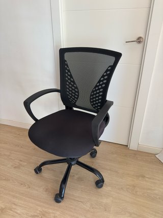 Silla de oficina ergonómica negra