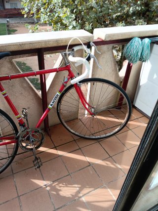 Bicicleta de carretera RACODI Roja