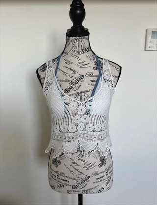 Top de encaje blanco