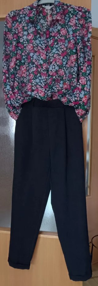 Conjunto de blusa estampada y pantalón