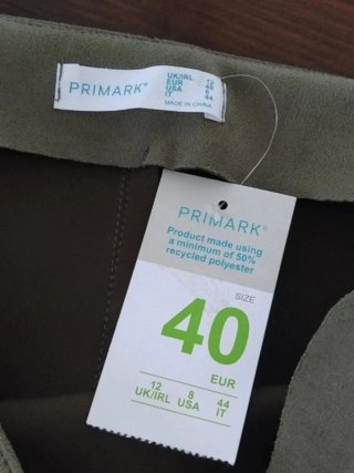 Minifalda antelina verde Talla L (40)