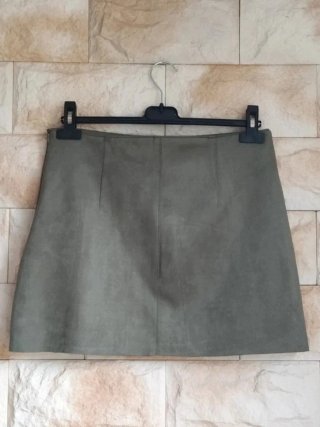 Minifalda antelina verde Talla L (40)