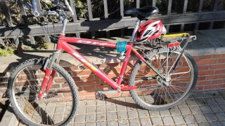 Bicicleta de montaña roja