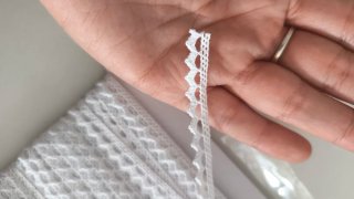 Tira Bordada de Encaje de Bolillos Blanca