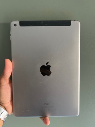 iPad 6ª Generación A1893 de 128GB – PANTALLA DAÑAD