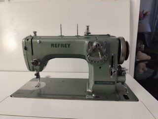 Máquina de Coser Industrial REFREY