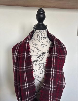 Bufanda de cuadros roja y blanca