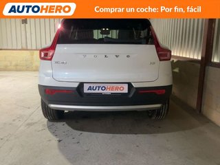 Volvo XC40 2.0 B3 Mild-Hybrid Core 2WD