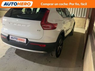 Volvo XC40 2.0 B3 Mild-Hybrid Core 2WD