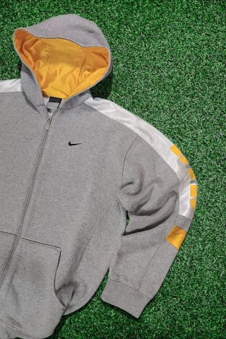 Sudadera Nike Gris y Amarilla