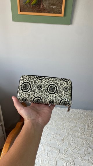 Monedero de mano estampado floral