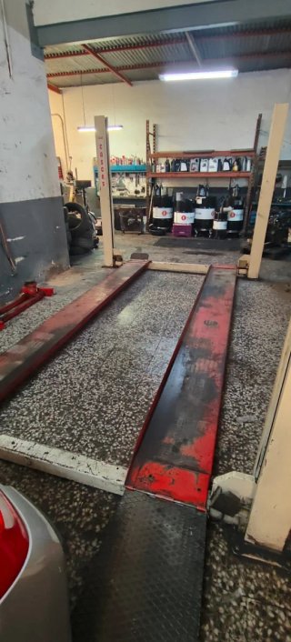 Elevador de coches para taller