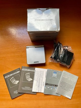 Nintendo Game Boy Advance SP Plata