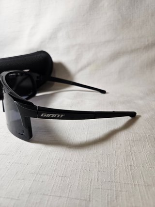 Gafas de sol Giant negras y grises