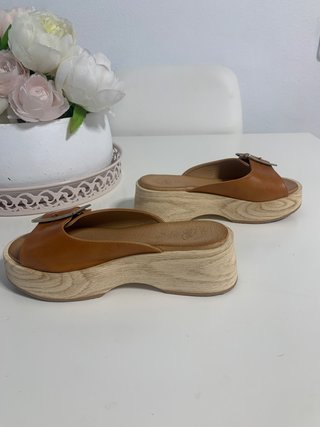 Sandalias de cuero marrón talla 37