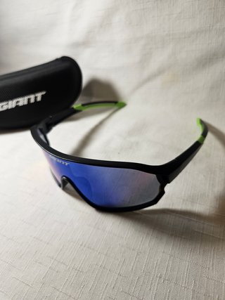 Gafas de sol Giant negras y verdes