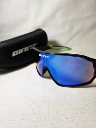 Gafas de sol Giant negras y verdes