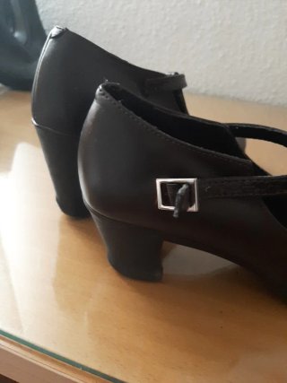 Zapatos de tacón marrones talla 36