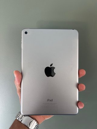 iPad mini 4 A1538 de 16GB – Negro/Plata