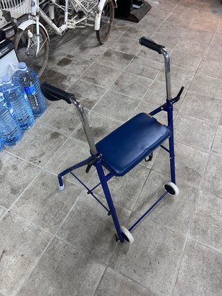 Andador para Ancianos con Asiento