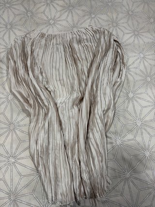 Camisa de vestir plisada beige