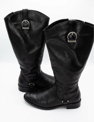 Botas Altas de Cuero Negro