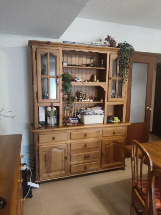 Mueble Aparador, mesa y sillas de Madera de Cerezo