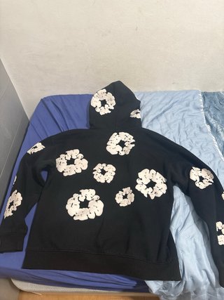 Sudadera Denim Tears Negra con Estampado Floral