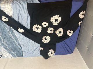 Sudadera Denim Tears Negra con Estampado Floral