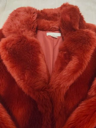 Abrigo pelo rojo H&M Talla S -M