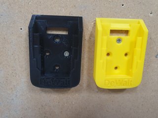 DEWALT 18V --4 Soportes para batería
