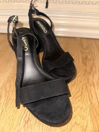 Zapatos de tacón negros