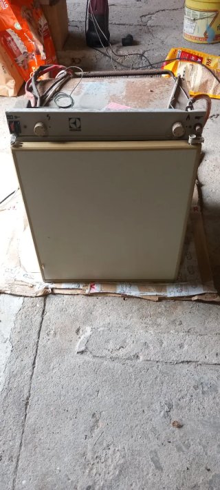 Nevera trivalente Electrolux