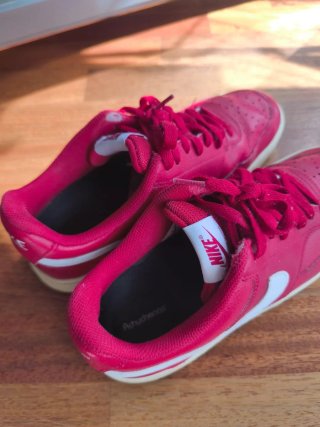 Zapatillas Nike Court VisionRojas Talla 43