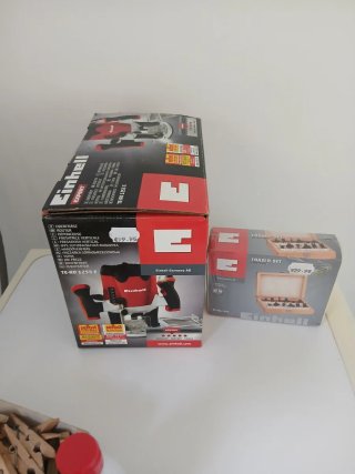 Fresadora Einhell TE-RO 1255 E y Set de Fresas