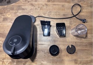 Cafetera Nespresso Vertuo Negra