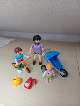 Playmobil 70284 Familia con Cochecito